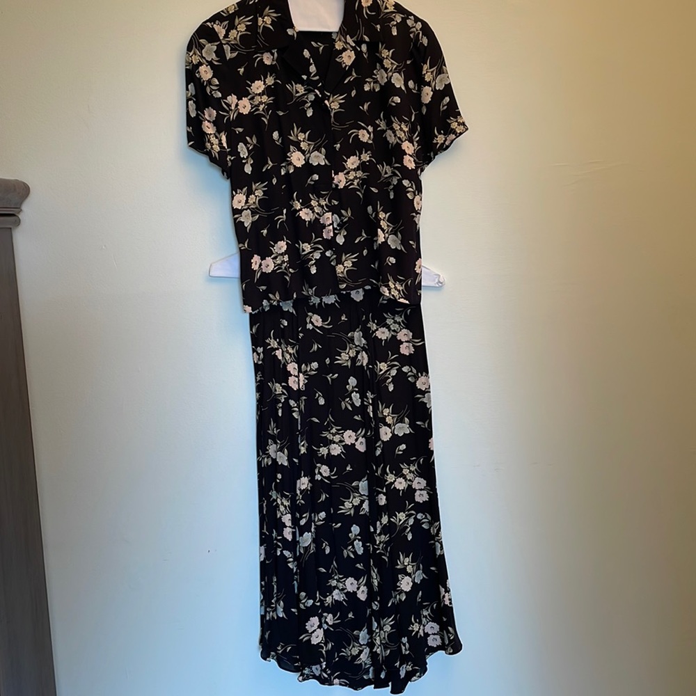 Kasper blouse and skirt floral set
